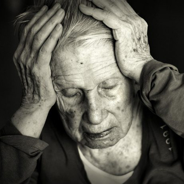 Doença de Alzheimer: Como Reconhecer e Cuidar na Fase Avançada